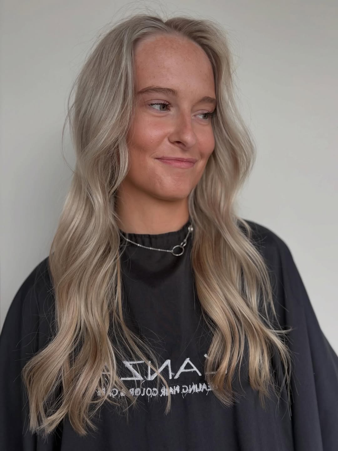 a moment for this blonde please …😍😍  • • • spots are filling fast 😆  let’s...